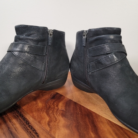 Dansko Black LeatherAnkle Boots with Buckle Detail Size 41 - Picture 11 of 16